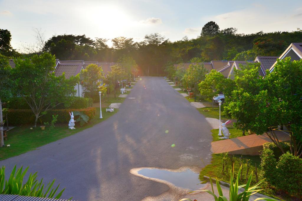 Chanpraya Resort Chanthaburi Exterior photo